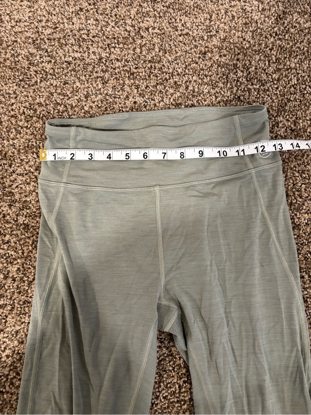 Allbirds 3/4 Length Sage Green Leggings - Picture 5 of 8